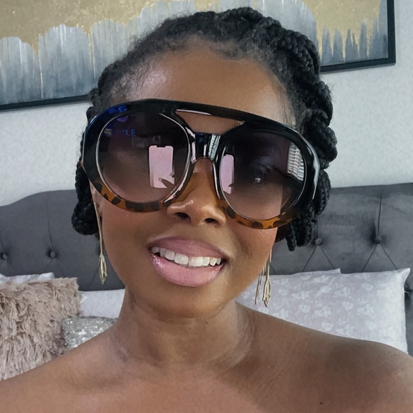 New Arrival Sunglasses “The Drip” in Tortoise - Picture 9 of 10